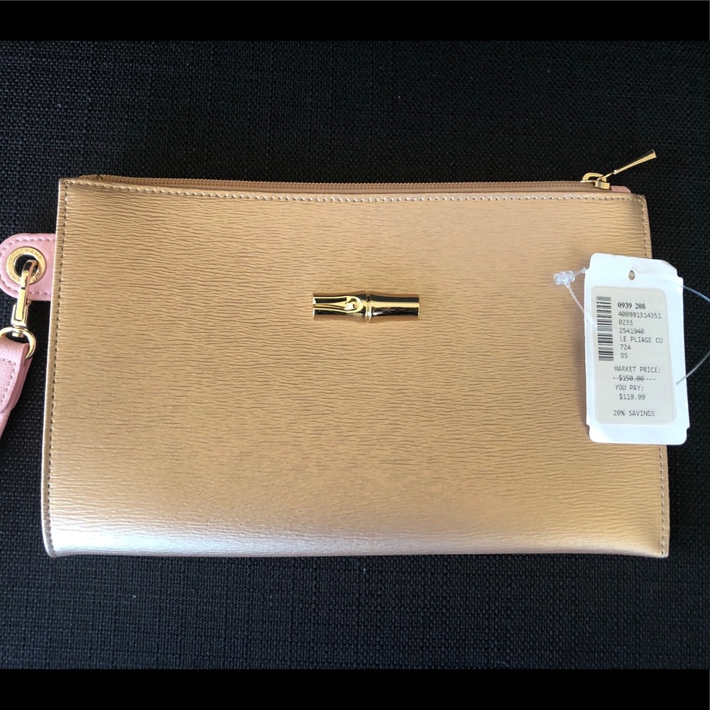 ⭐️SOLD ON M⭐️ Longchamp wristlet